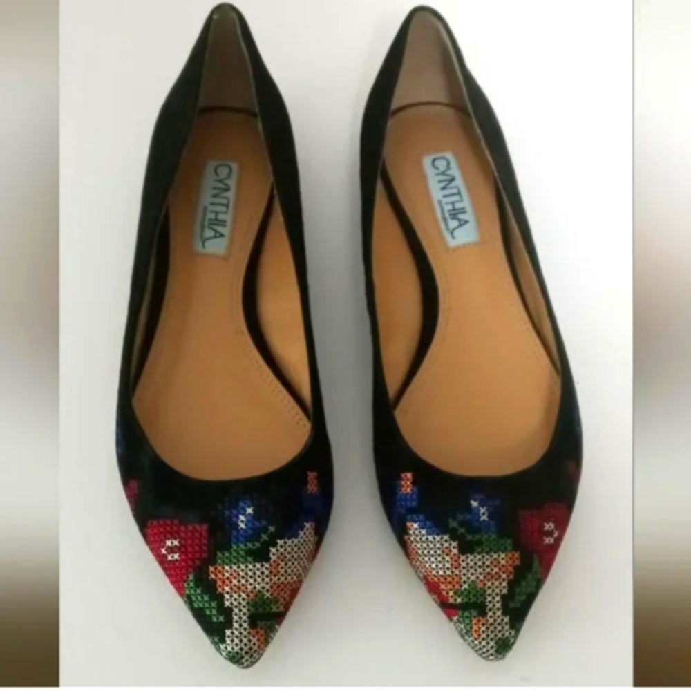 Cynthia Rowley Black Flats with Embroidered Design 7/1/2 M